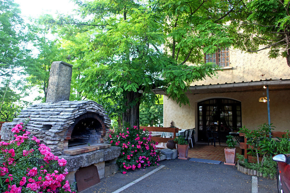 Auberge Lou Caleou Venejan Bagian luar foto