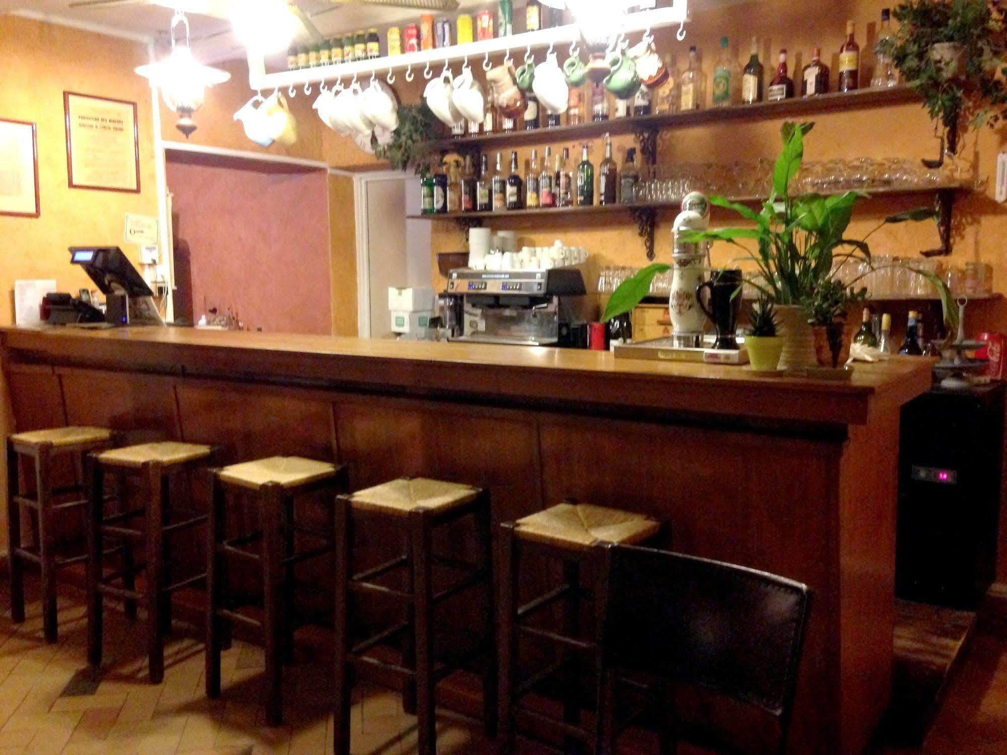 Auberge Lou Caleou Venejan Bagian luar foto