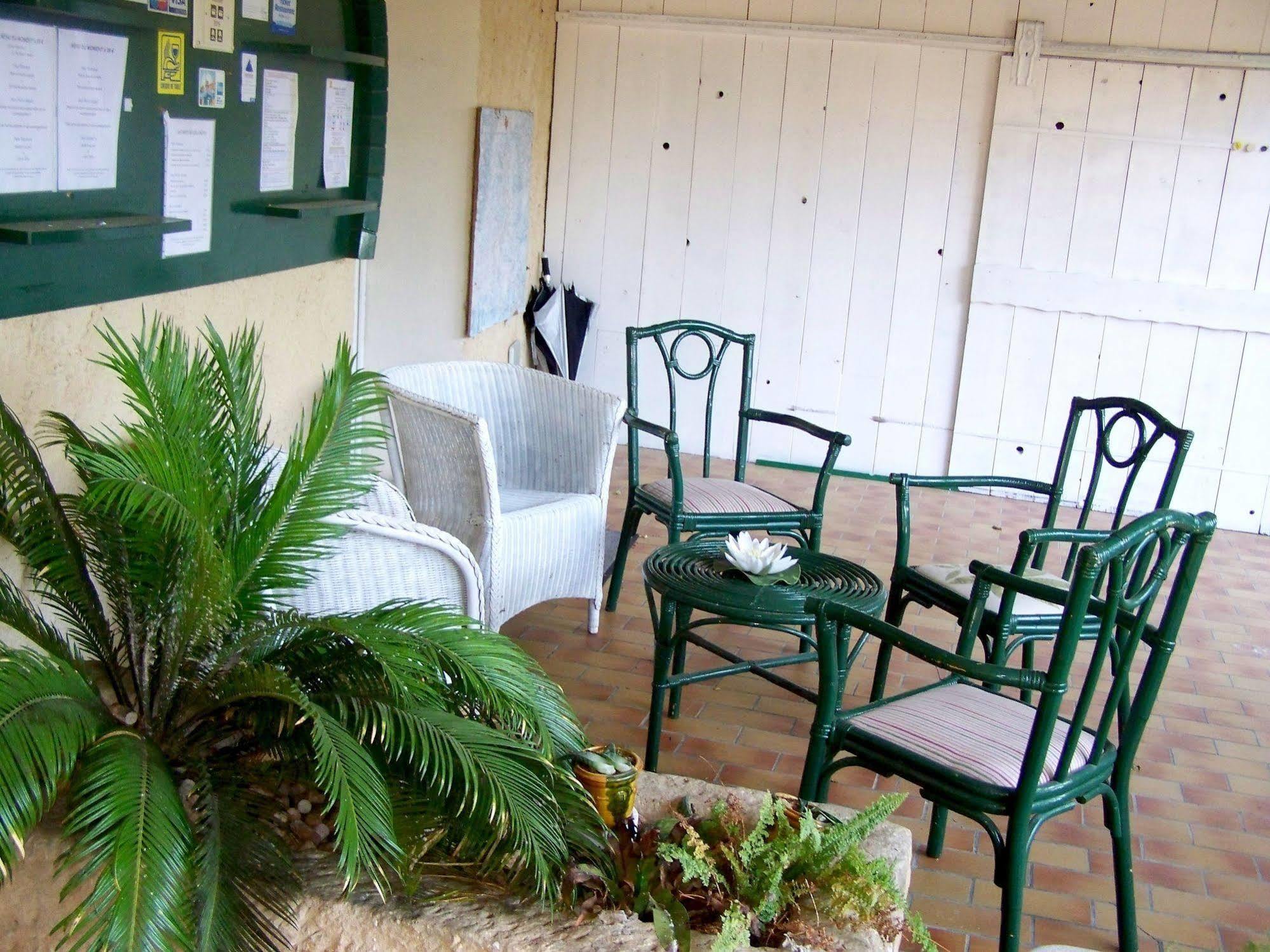 Auberge Lou Caleou Venejan Bagian luar foto