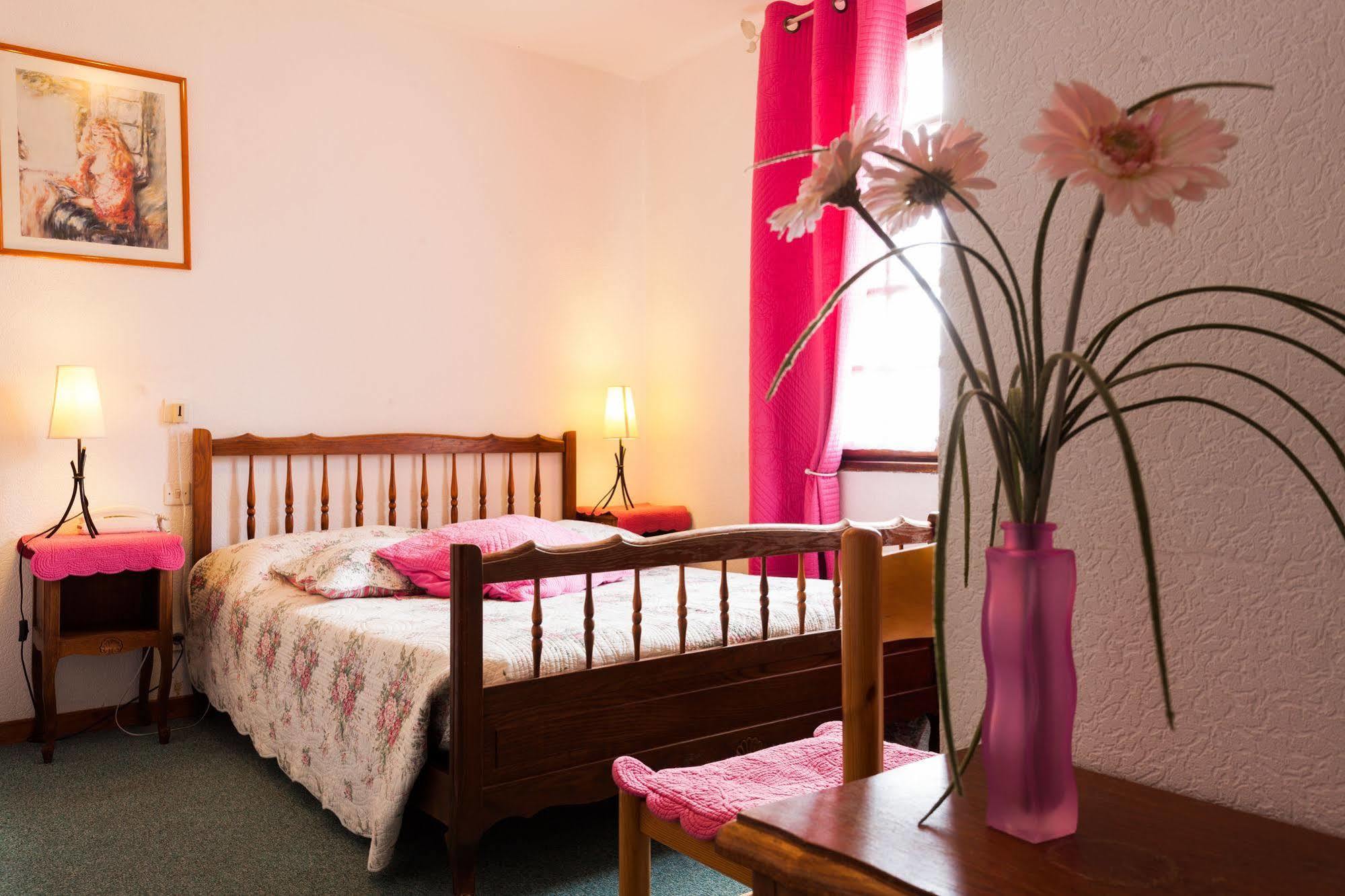 Auberge Lou Caleou Venejan Bagian luar foto