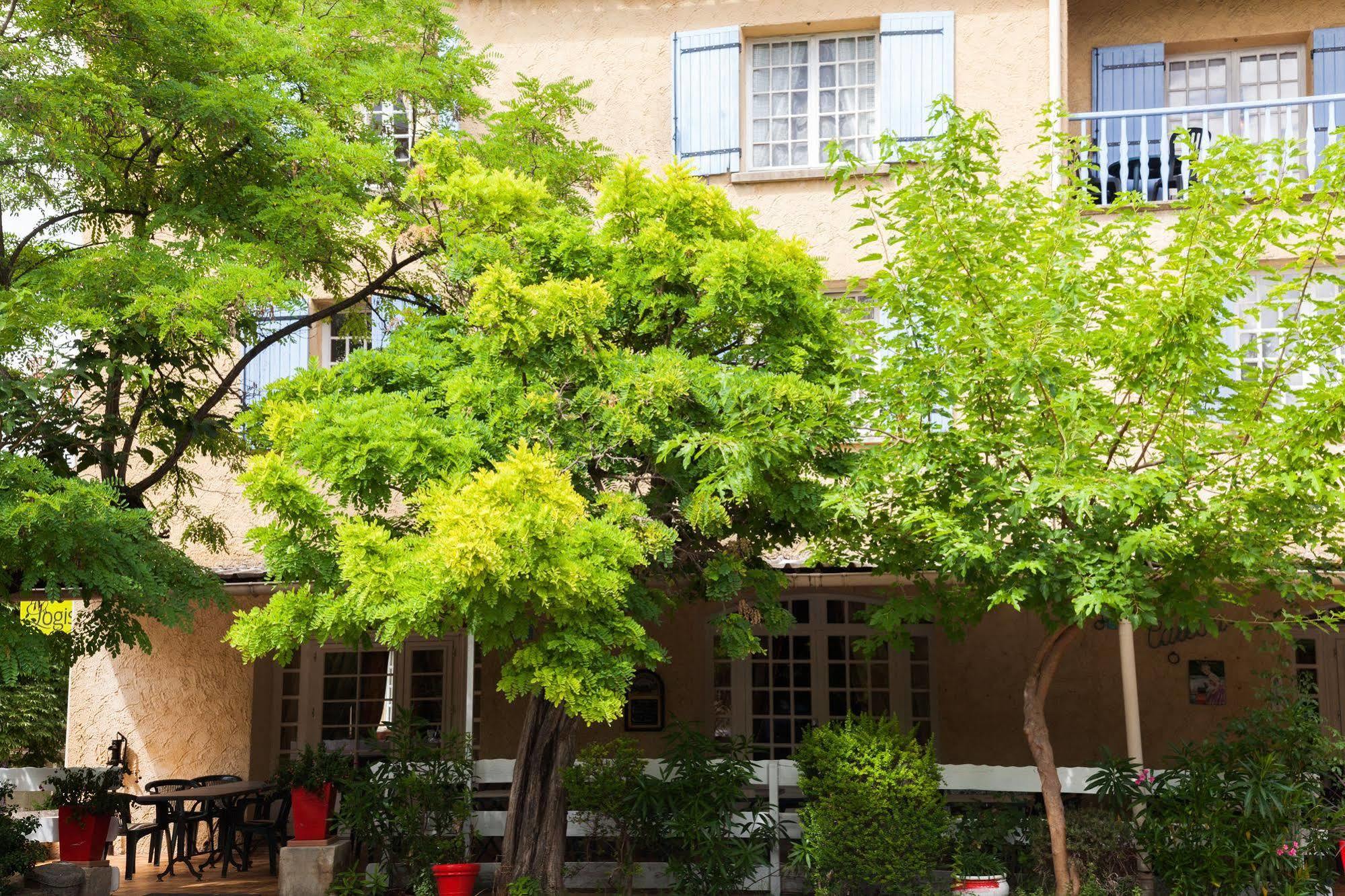 Auberge Lou Caleou Venejan Bagian luar foto